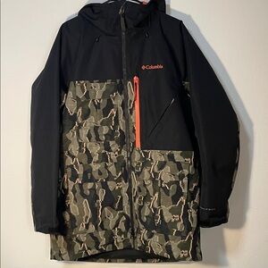 Columbia Coreshot Black and Green Camouflage Printed Jacket